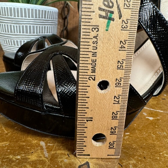 Prada "Authentic" Black Textured Leather Platform Sandals - Size IT 40/US 10 - Picture 11 of 11